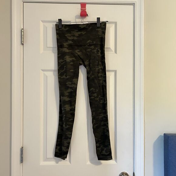 Spanx Camo Leggings Green Look at Me Now Seamless Women's Athleisure Size Medium - Picture 6 of 7